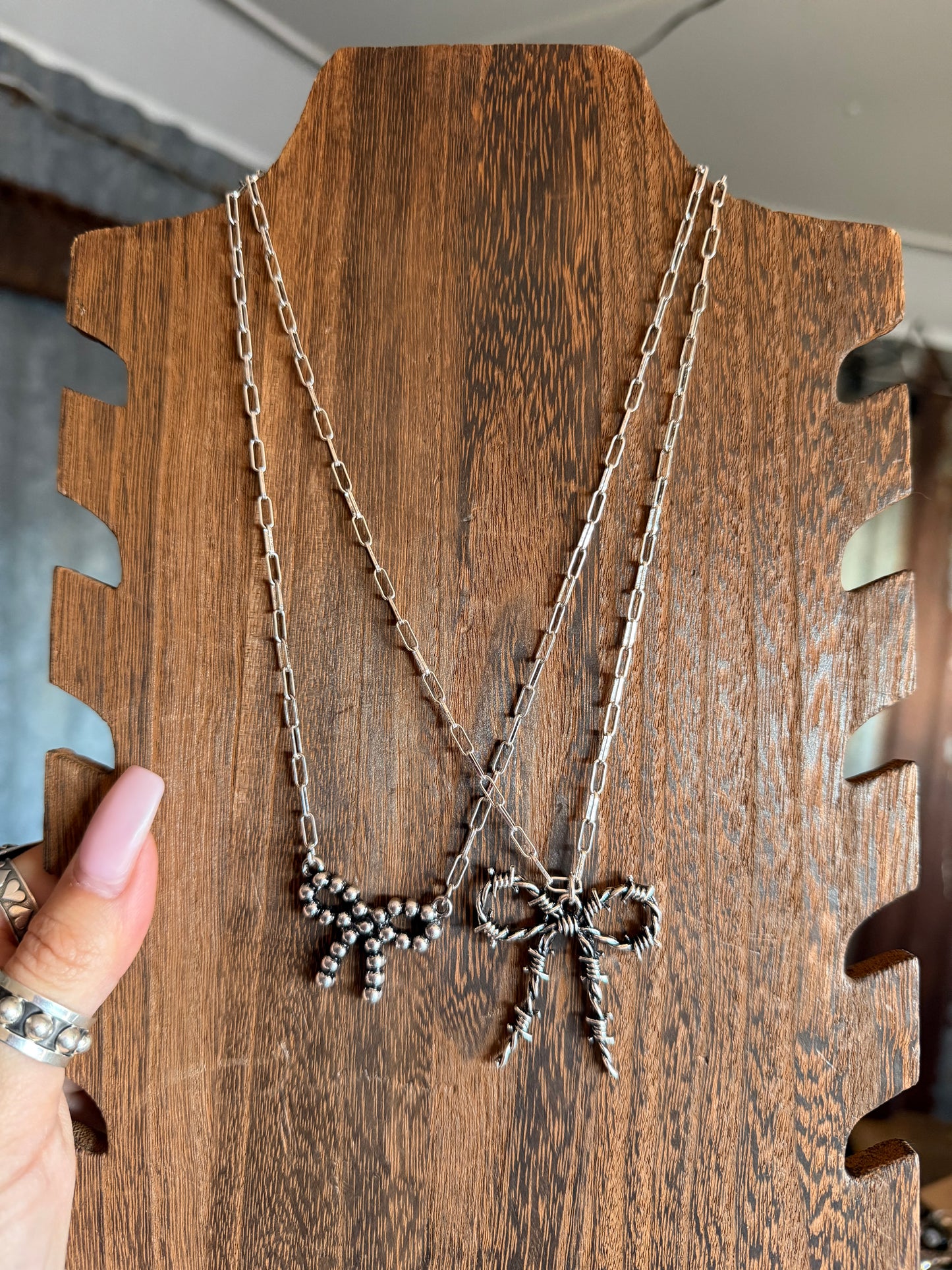 Bow Necklace