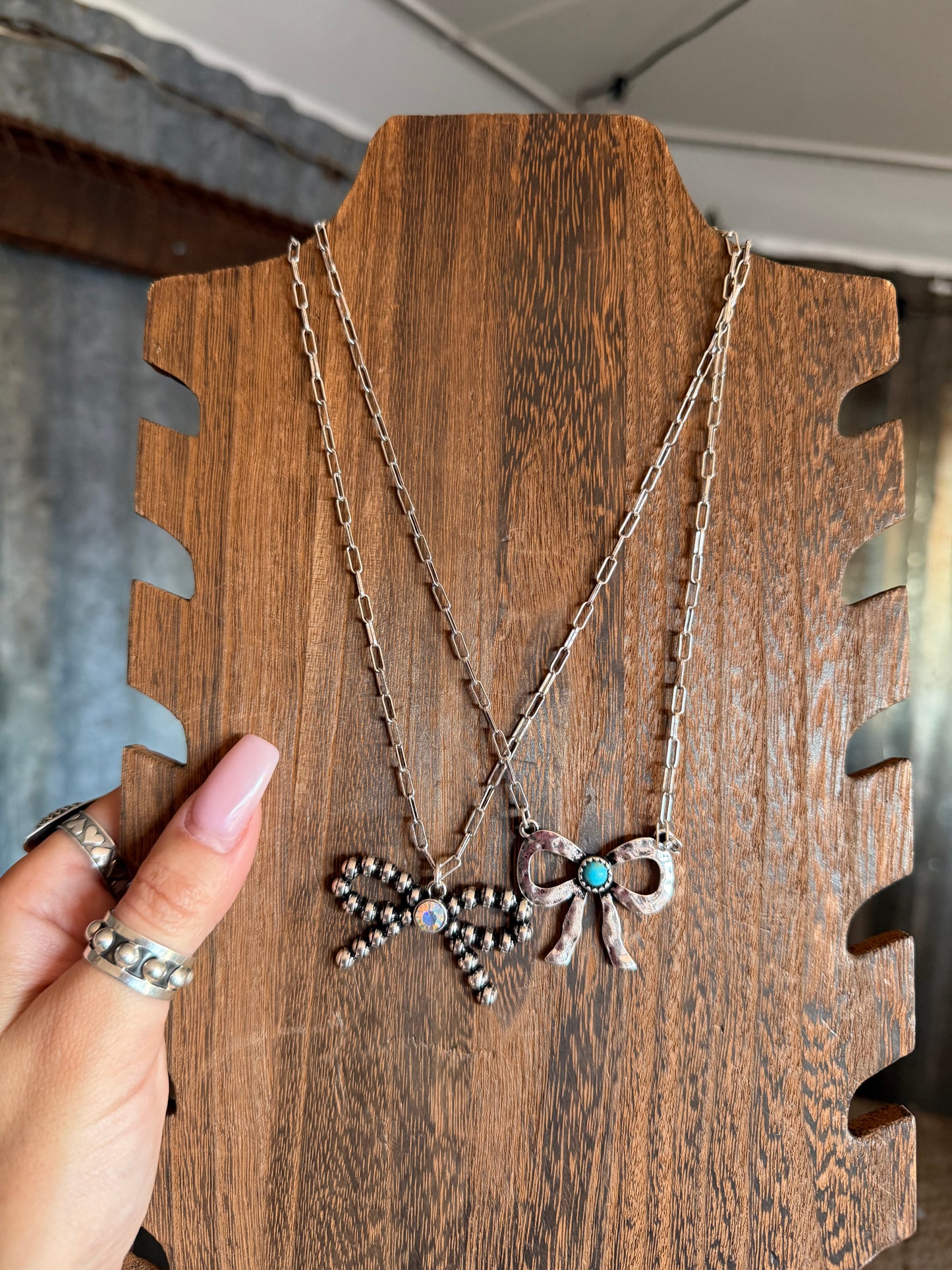 Bow Necklace